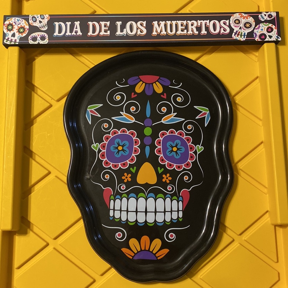 BUNDLE of Sugar Skull Platter/ Tray & Día De
Los Muertos tabletop sign (NWT) - Picture 6 of 7